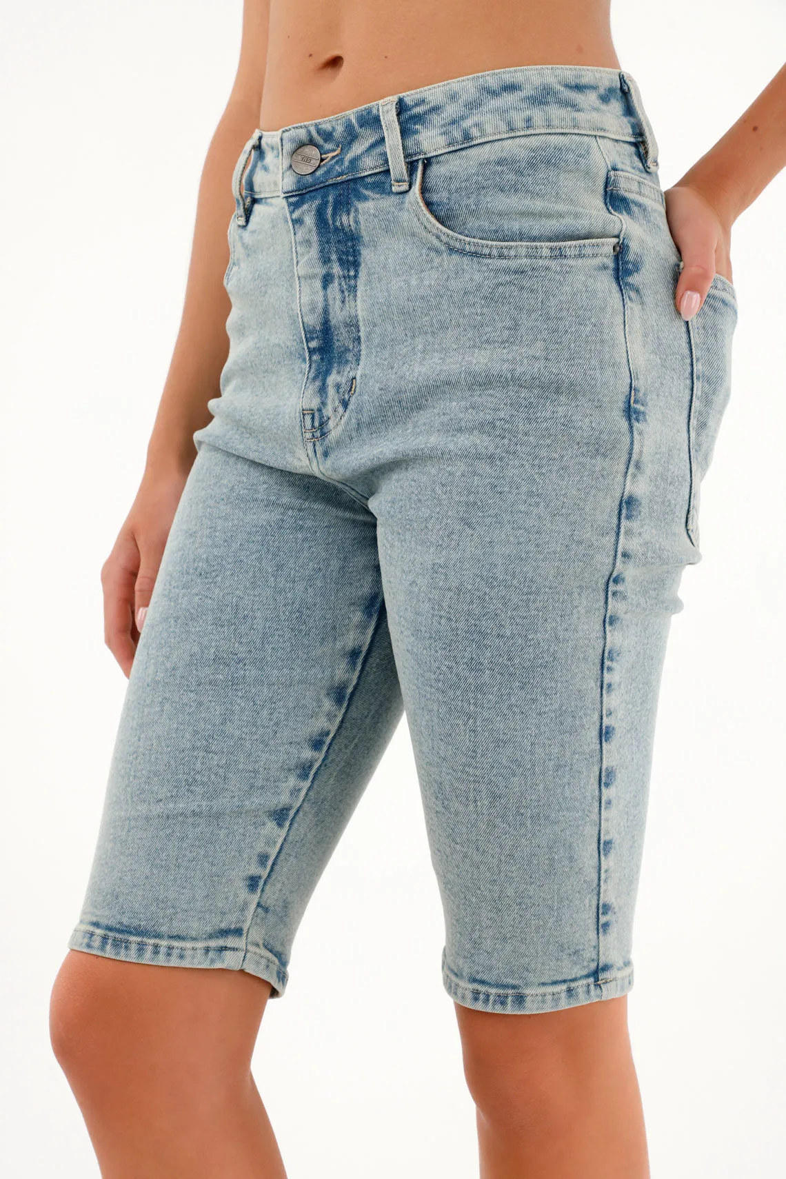 Bermuda midi en denim para mujer