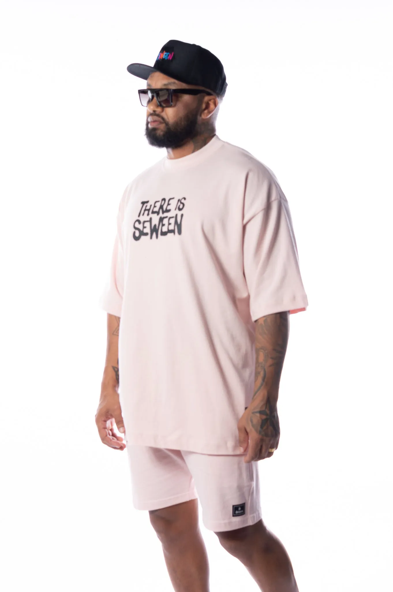 Camiseta Oversized  THERE IS