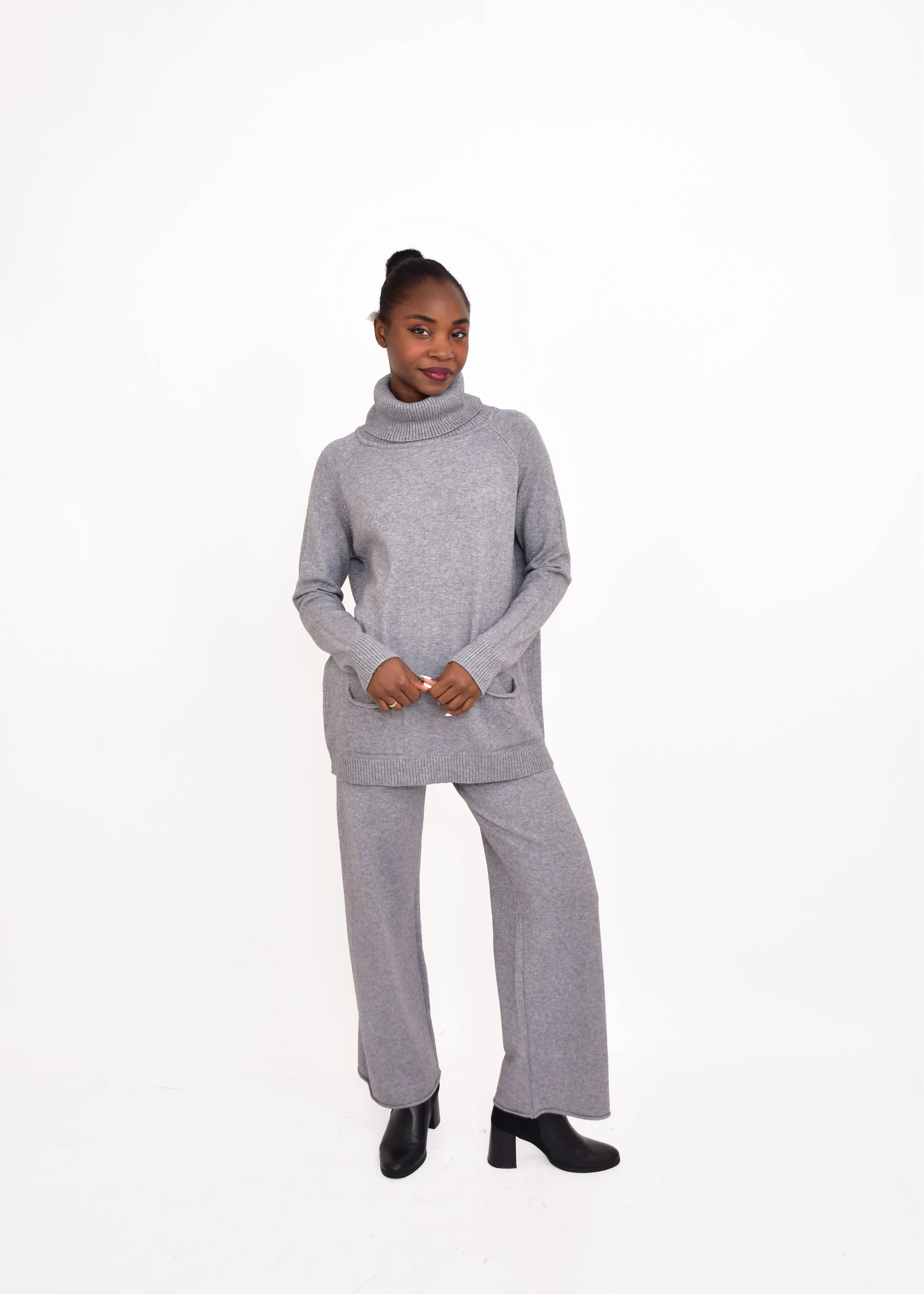 CONJUNTO CUELLO ALTO-GRIS