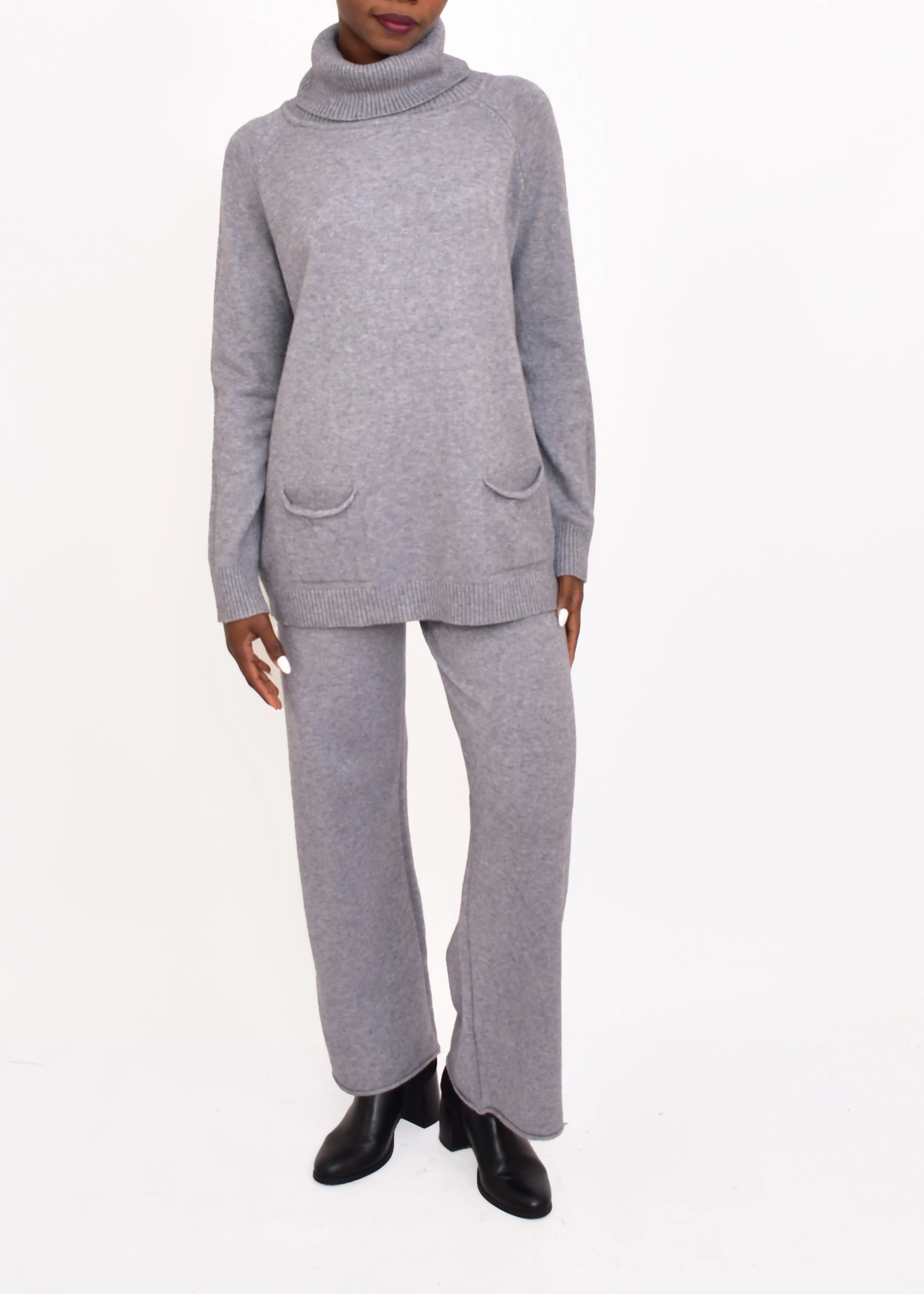 CONJUNTO CUELLO ALTO-GRIS