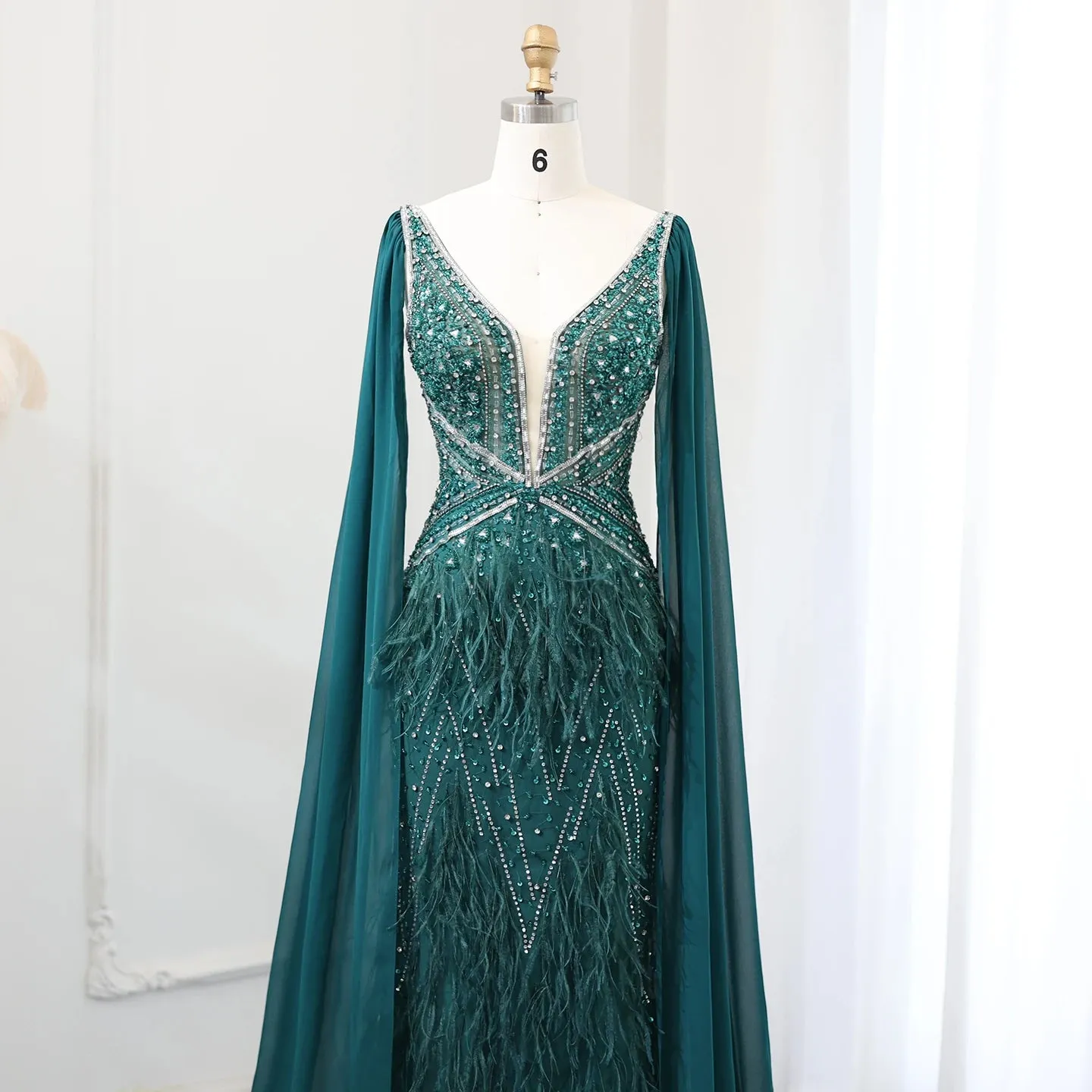 Vestido de Festa Sereia com Manga Capa Longo Exuberante - Modelo Especial