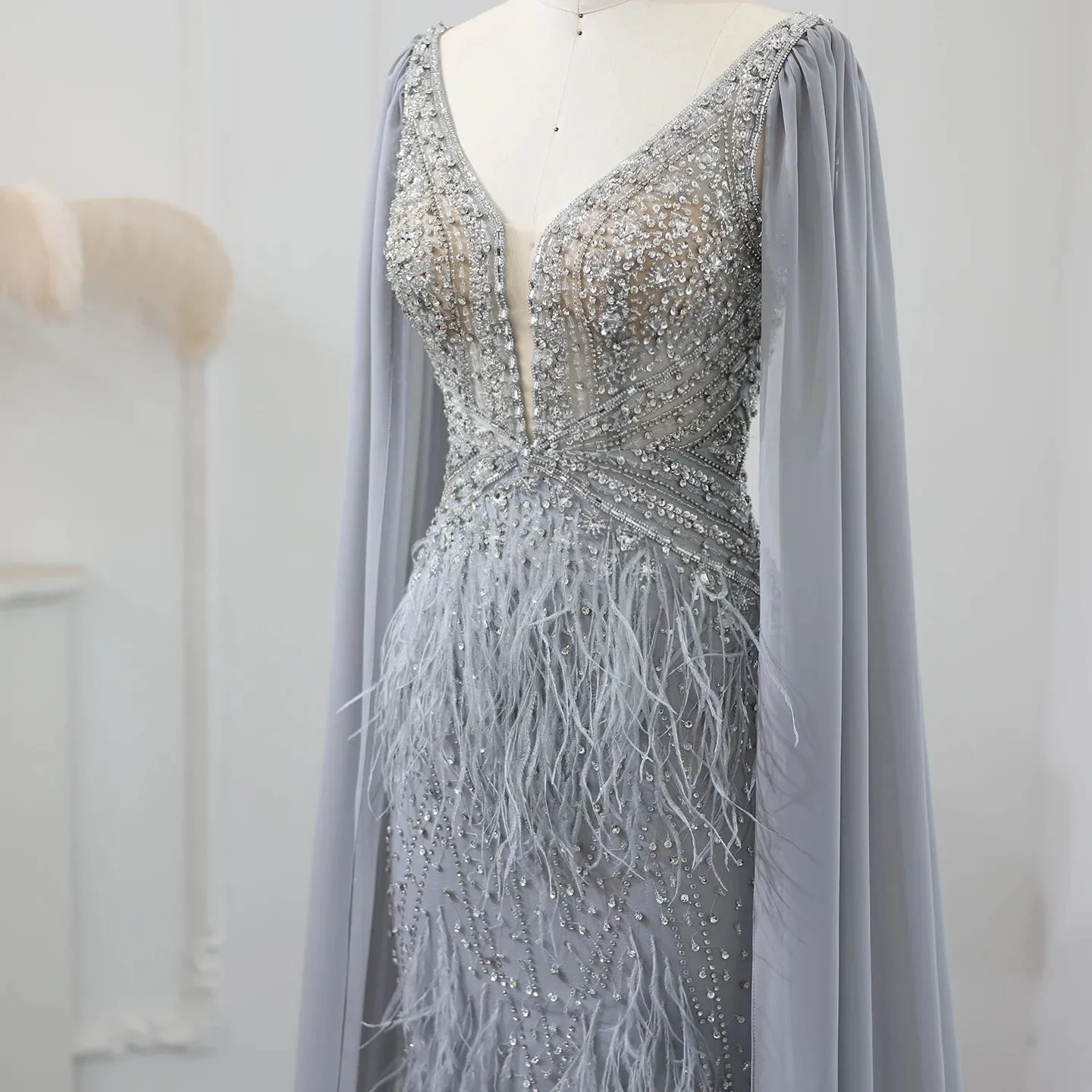 Vestido de Festa Sereia com Manga Capa Longo Exuberante - Modelo Especial