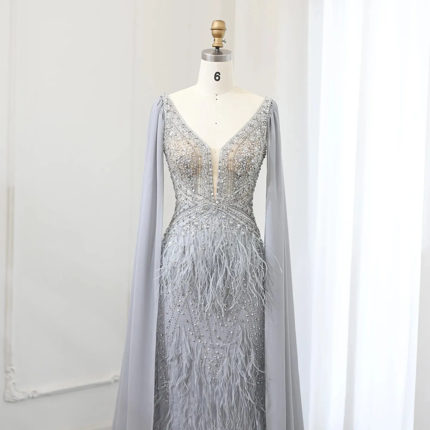 Vestido de Festa Sereia com Manga Capa Longo Exuberante - Modelo Especial