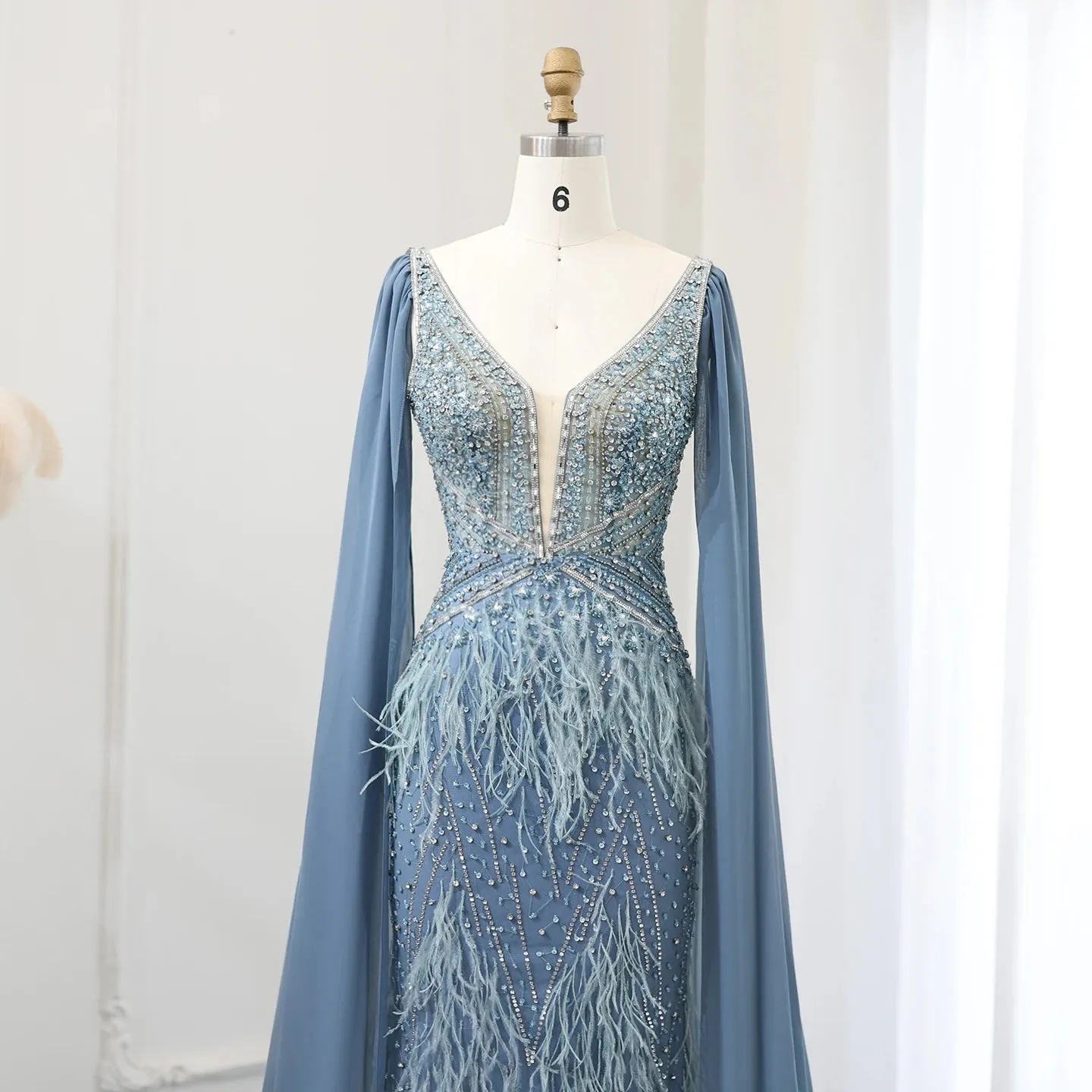Vestido de Festa Sereia com Manga Capa Longo Exuberante - Modelo Especial