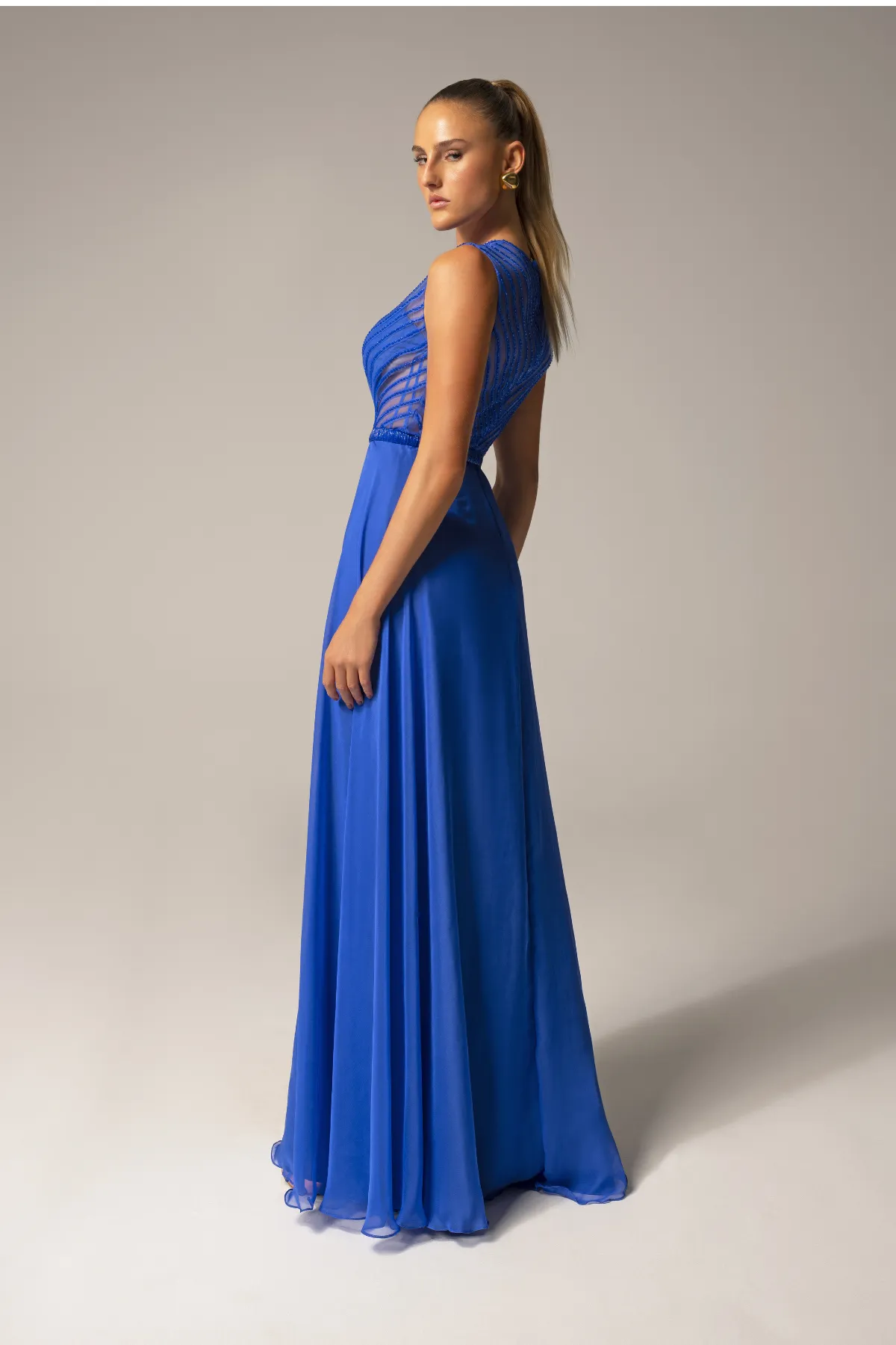 Vestido Longo Bordado Decote Em V